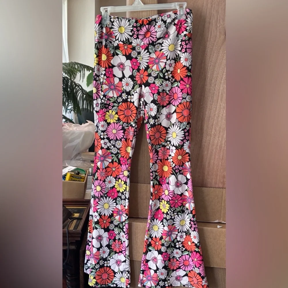 No Boundaries flared bell bottom pants. L/Juniors Flower Power. - Picture 3 of 8